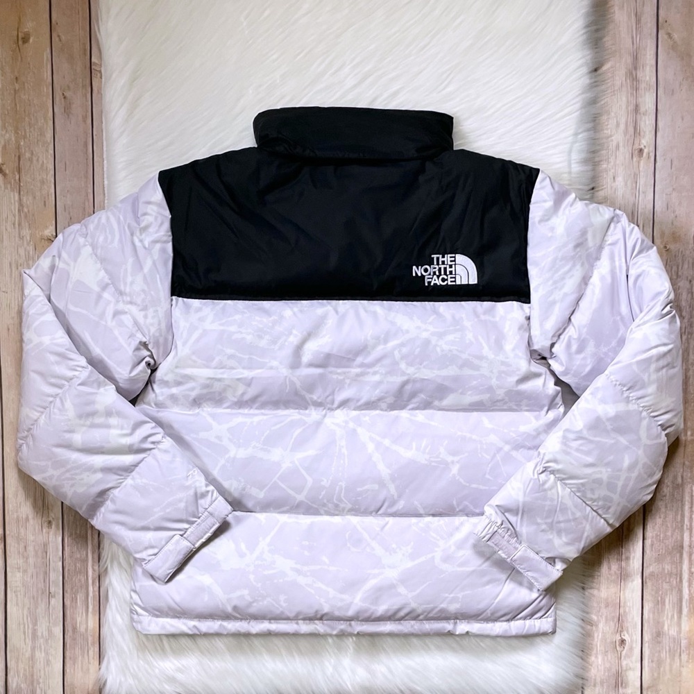 The North Face Women’s Printed Nuptse Down Jacket - Picture 7 of 13